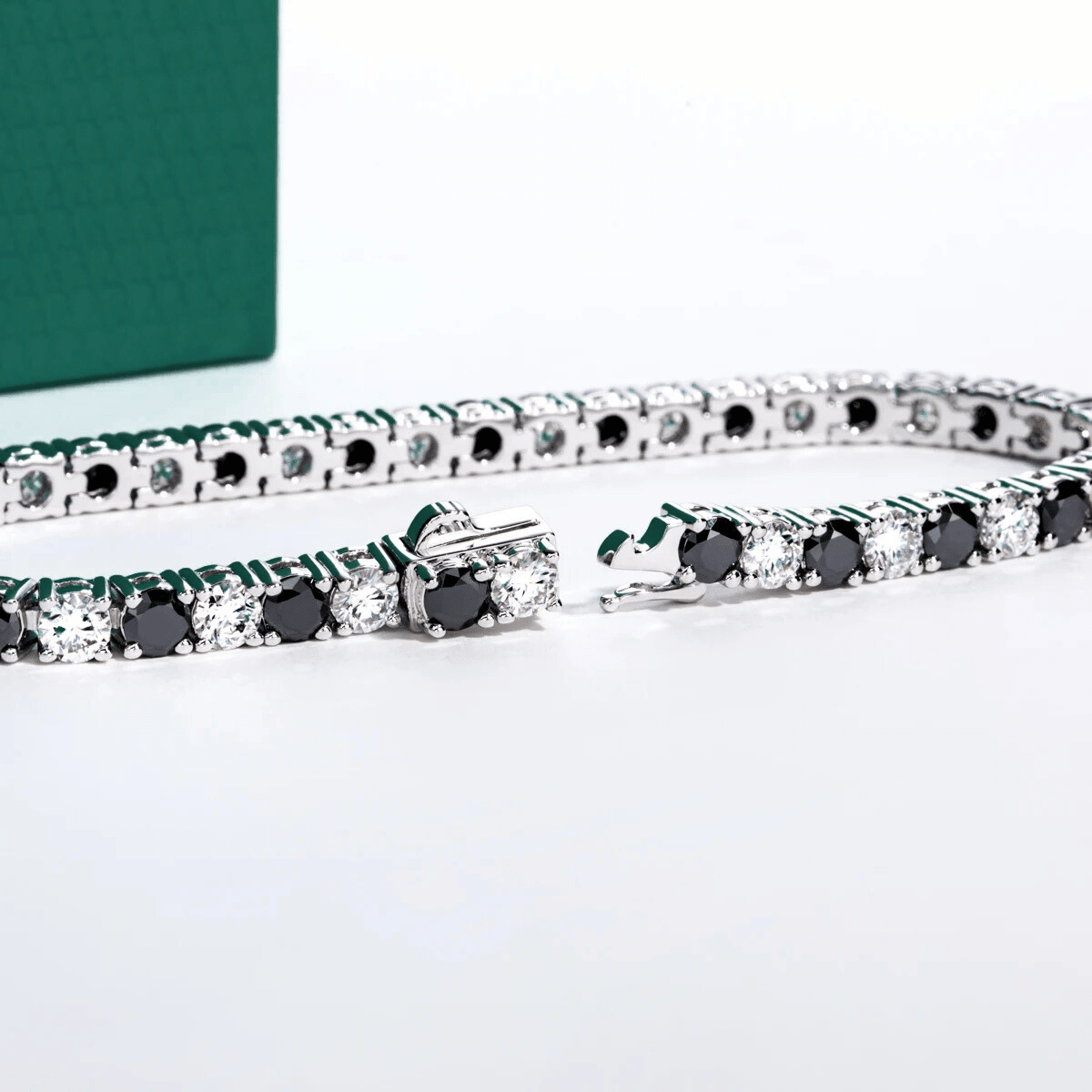 Pulseira Riviera Black & White Moissanite Moissanite - Momi Jewel